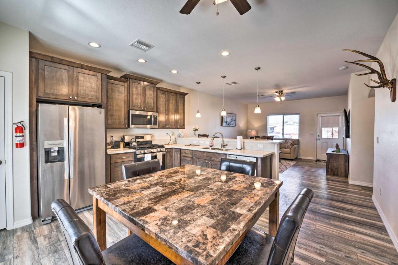Pet-Friendly Retreat - 1 Block To Colorado River! Bullhead City Exterior photo
