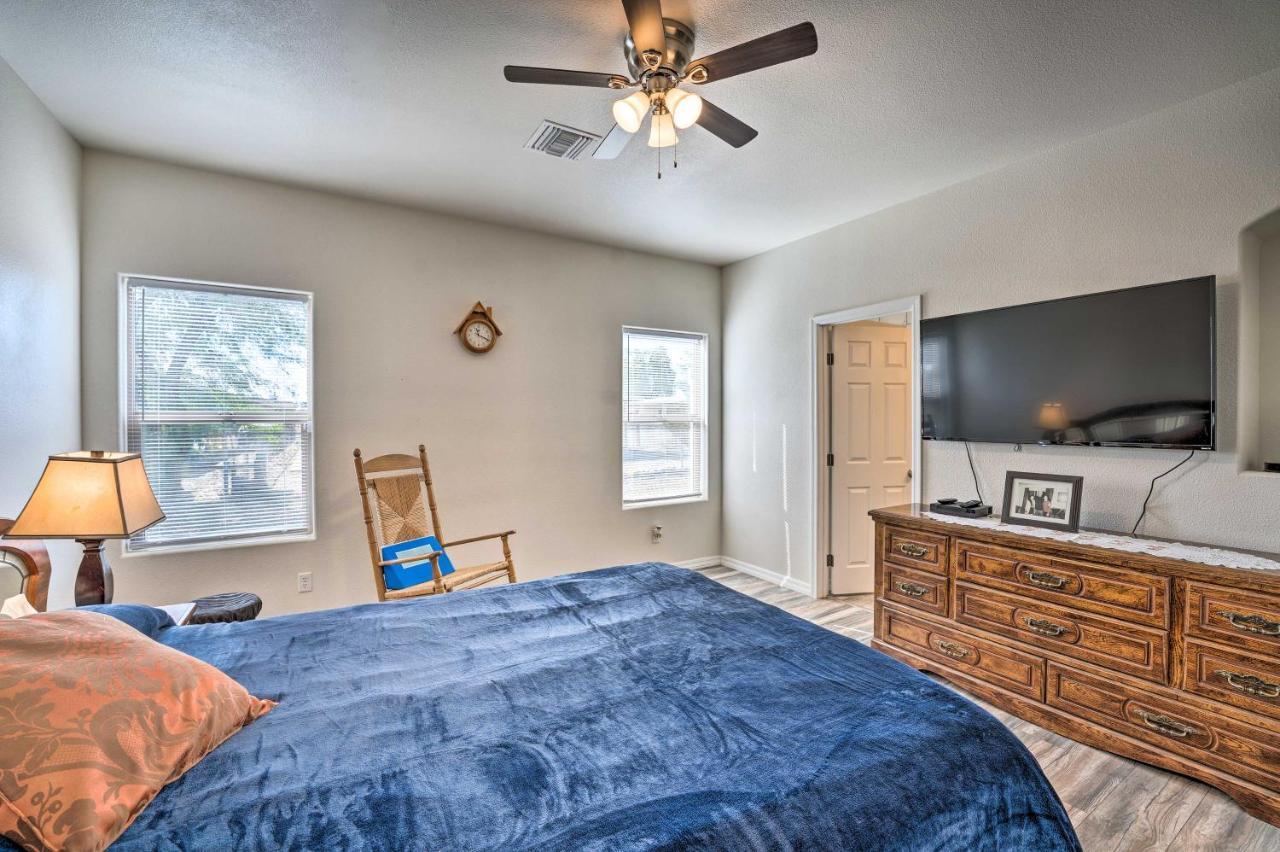 Pet-Friendly Retreat - 1 Block To Colorado River! Bullhead City Exterior photo